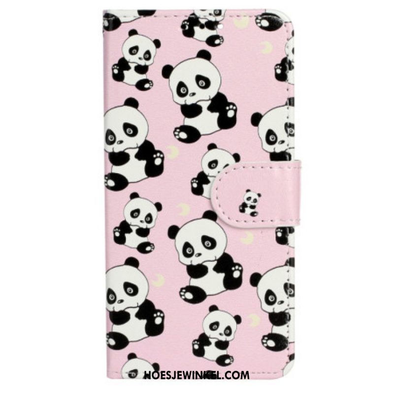 Leren Hoesje voor iPhone 15 Plus Met Ketting Kleine Panda's Met Riem